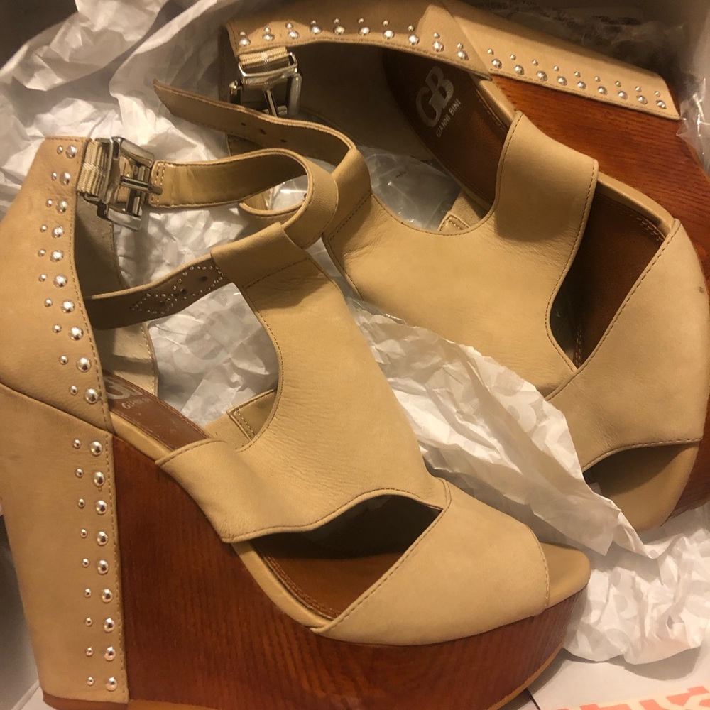Suede and Wooden Detailed Wedges